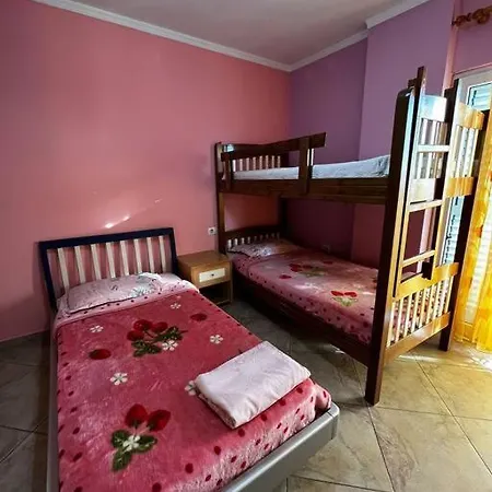 2-bedroom Unit In Apartament
