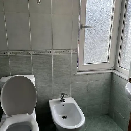 2-bedroom Unit In Apartament *