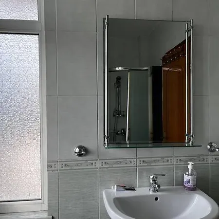 2-bedroom Unit In 公寓 *
